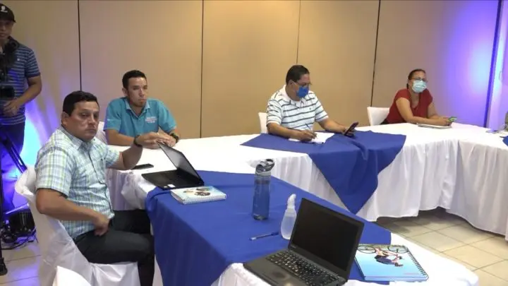 Estudiantes y docentes participan en el primer webinar realizado por el INATEC.