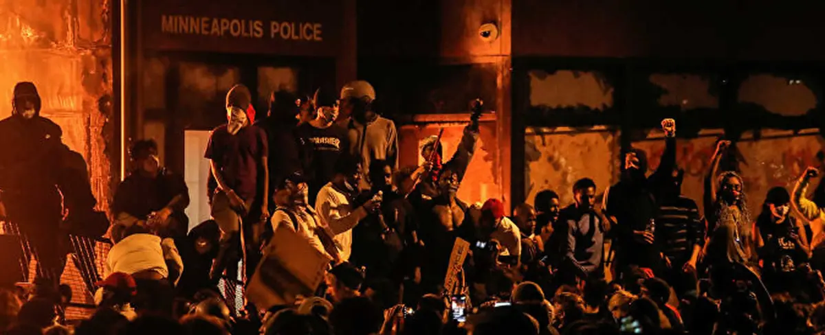 Más de mil manifestantes detenidos por protestar contra el racismo en Estados Unidos