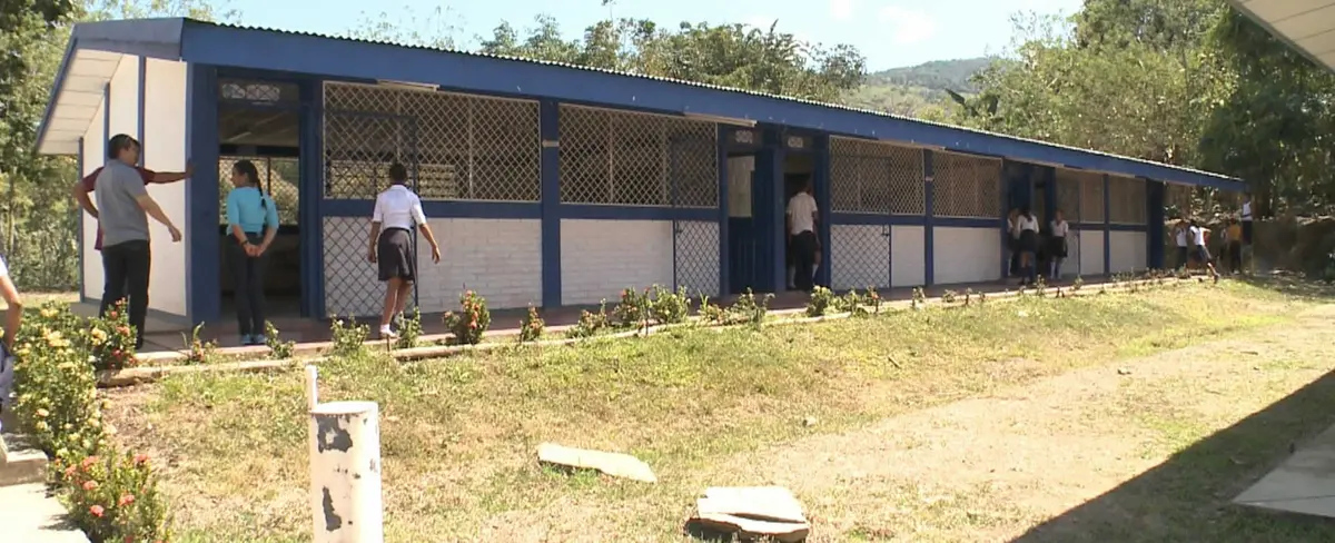 MINED brinda alternativas a los estudiantes para no perder el año escolar
