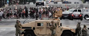 Trump compara el actuar de militares “como un cuchillo en la mantequilla”