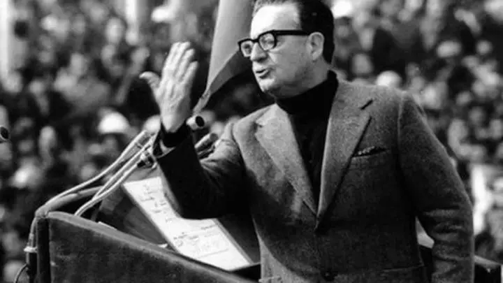 Chile recuerda el natalicio del líder revolucionario Salvador Allende