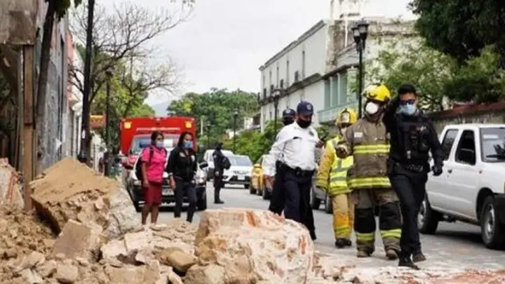 México reporta diez fallecidos por el terremoto de magnitud 7,5