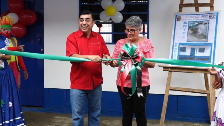 Inauguración de "vivienda digna" en el barrio 8 de marzo de Managua.