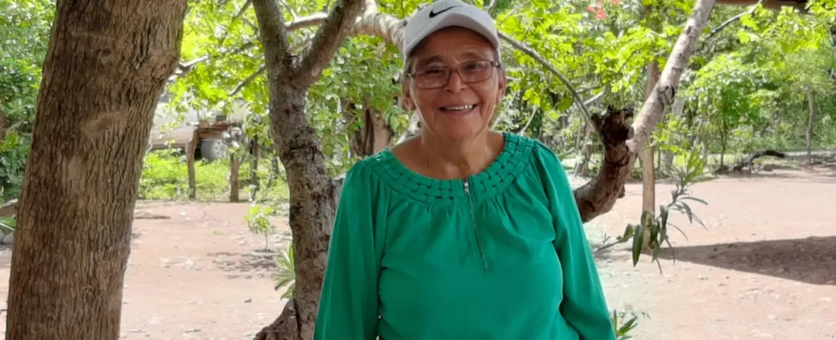 A sus 66 años de edad doña María Parra es productora de guayaba en León