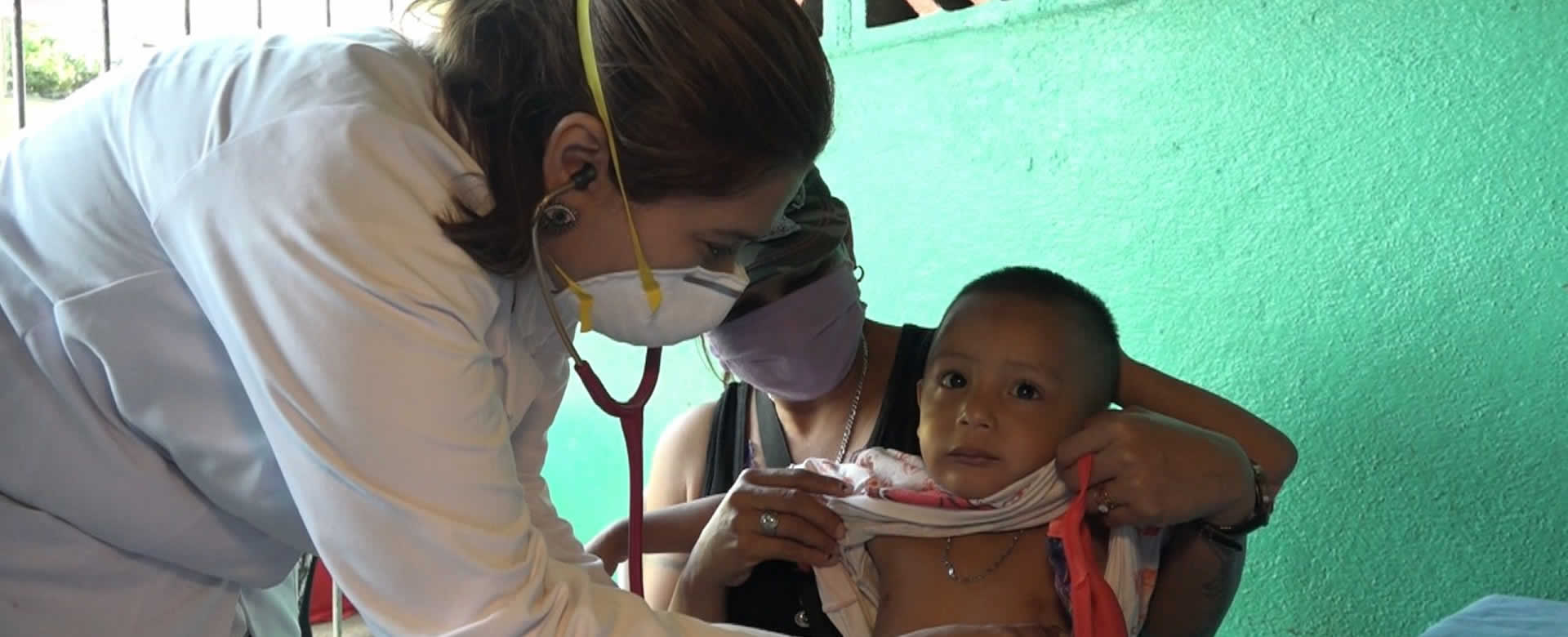 Clínica móvil permite prevenir enfermedades a habitantes del barrio Altagracia