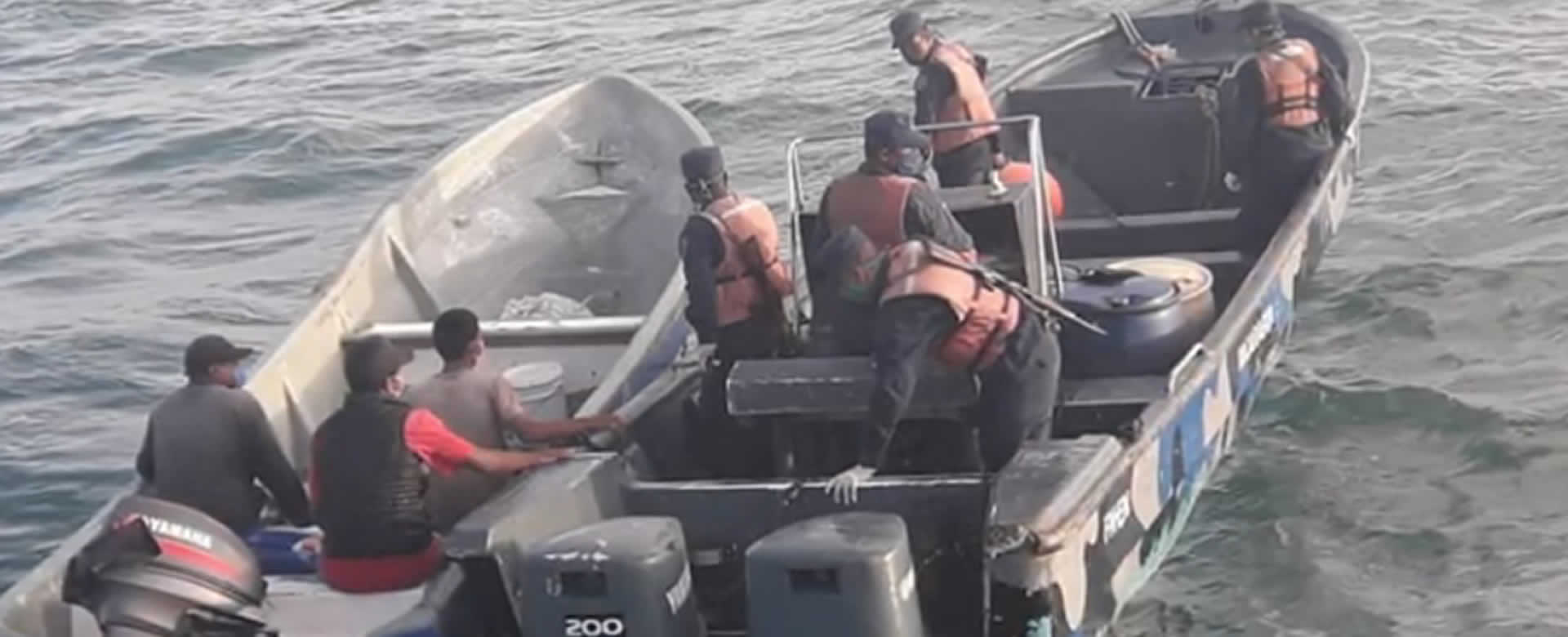 Distrito Naval Caribe rescató una embarcación con 3 personas a bordo al este de Puerto Cabezas