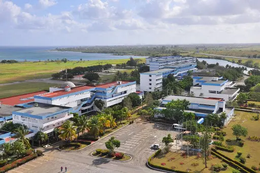 Cuba gradúa en Medicina a 200 estudiantes estadounidenses 