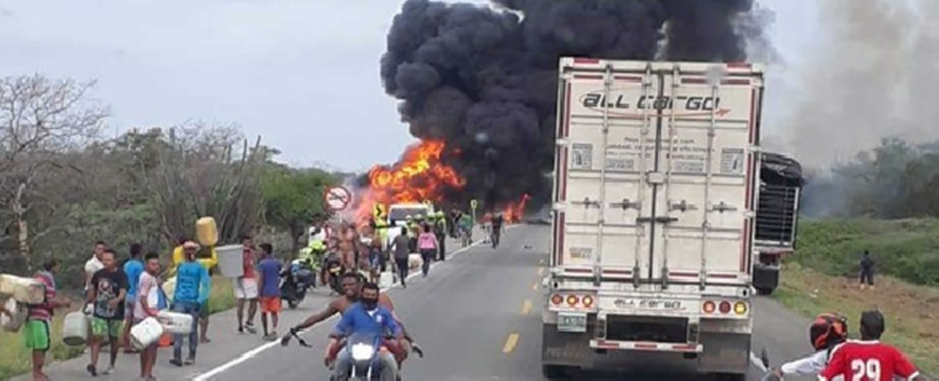 Explosión de camión que transportaba gasolina deja 7 muertos y más de 40 heridos en Colombia