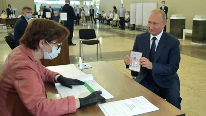El presidente ruso, Vladímir Putin, durante la votación de las enmiendas a la Constitución de Rusia.