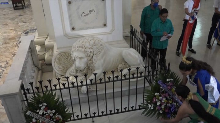 León conmemora el 132 aniversario de la obra “Azul” de Rubén Darío