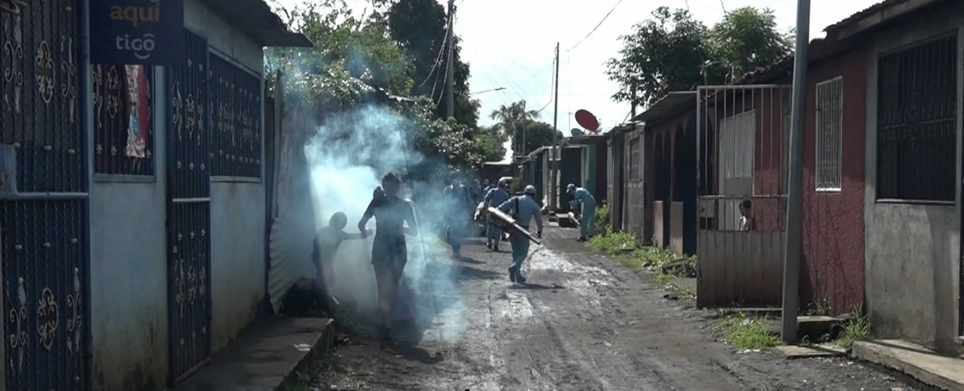 Intensa jornada de fumigación en Villa José Benito Escobar de Managua