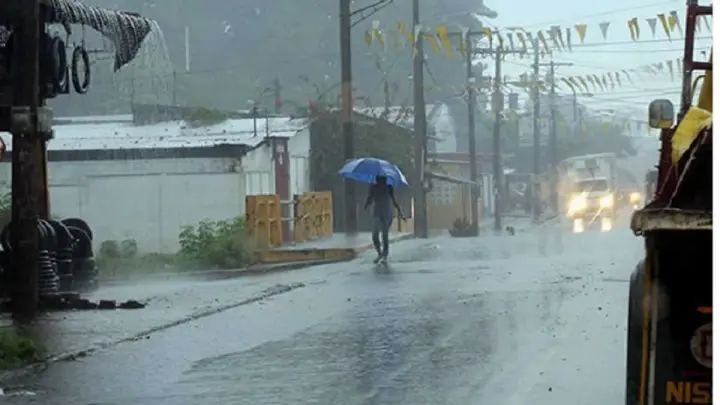Vigilan disturbio tropical que amenaza con pasar cerca de Nicaragua