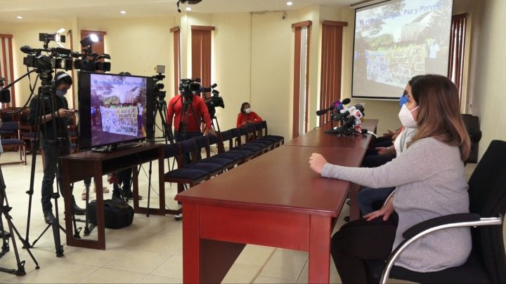 Conferencia de prensa del programa de atención a adolescencia y juventud 