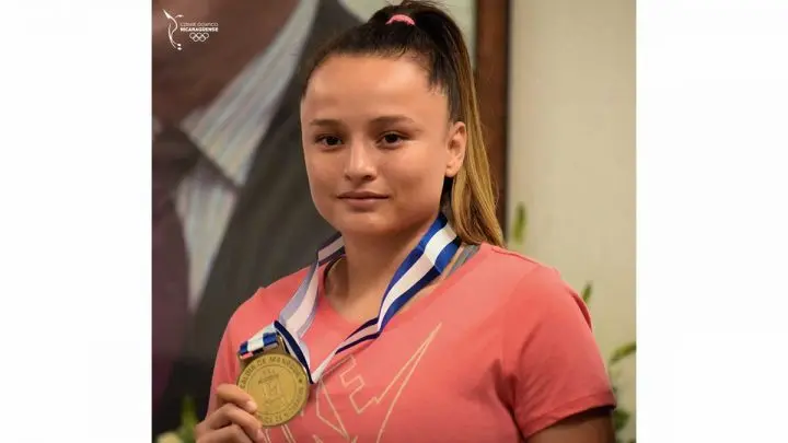 heyla Flores tan grande cómo "Chocolatito"