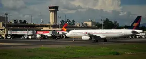 Aeropuerto de El Salvador reanudará operaciones bajo estrictas medidas sanitarias