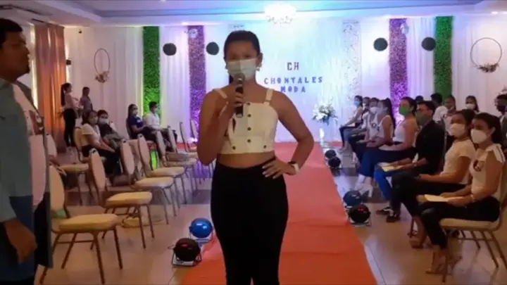 Joven aspirante a modelo de Nicaragua Diseña 2020.