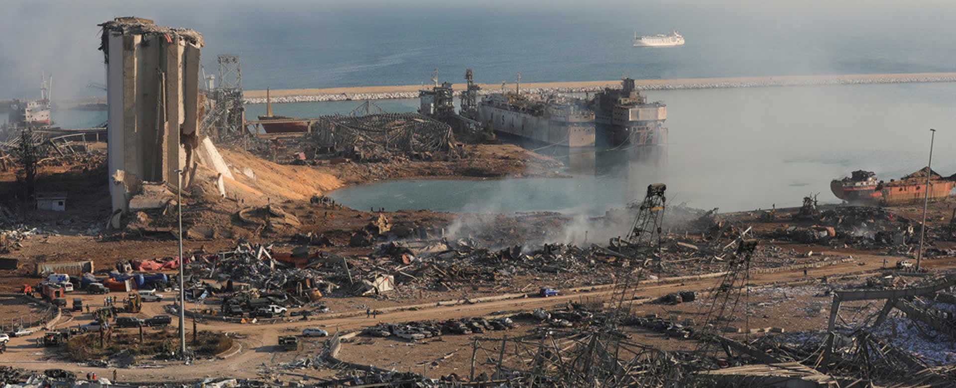 Crucero se hunde tras explosión en Beirut dejando muertos y heridos