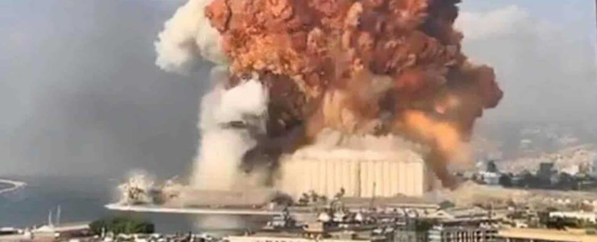 Explosión con onda expansiva deja 50 muertos y 2 mil 700 heridos en Beirut