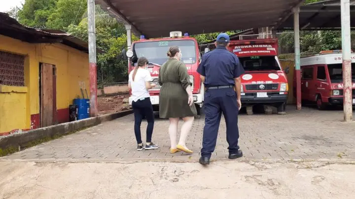 Ministra de Gobernación durante su recorrido por la Estación de Bomberos en Juigalpa, Chontales.