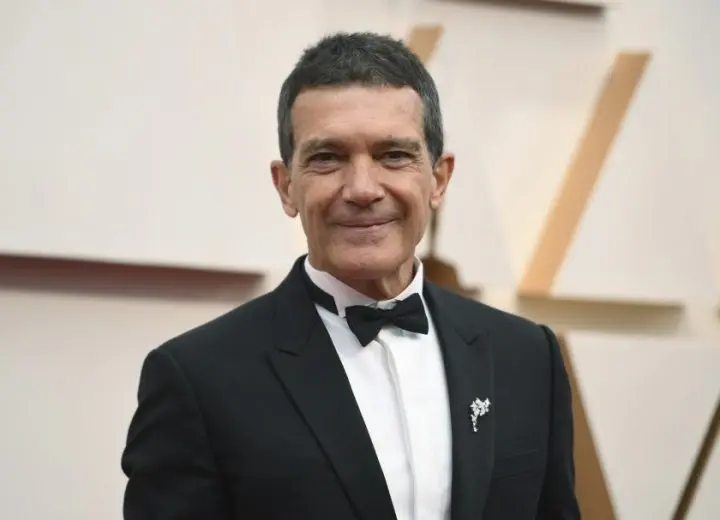 Antonio Banderas celebra su cumpleaños en cuarentena tras dar positivo al COVID-19