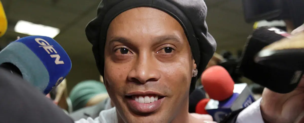 Conceden la libertad a Ronaldinho tras seis meses detenido en Paraguay