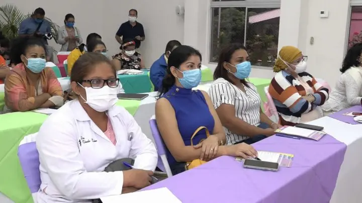 Médicos nicaragüenses comparten conocimiento en un congreso nacional