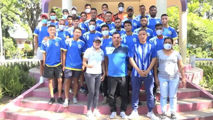 Alcaldía de Ocotal entregó uniformes al Club Deportivo Ocotal rumbo al Torneo de Apertura