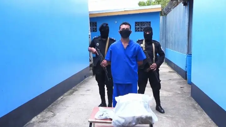 Policía presenta evidencia y autor del delito de abastecimiento de droga en Ocotal