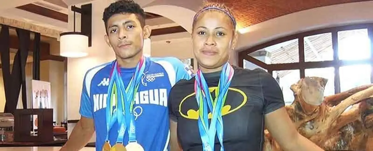 Pareja de pesistas competirán en la Primera Copa Mundial "On Line"