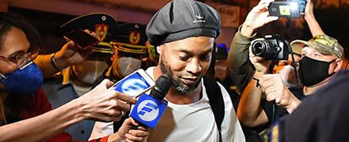 Ronaldinho próximo a salir de la cárcel y será vecino de Messi y Suárez