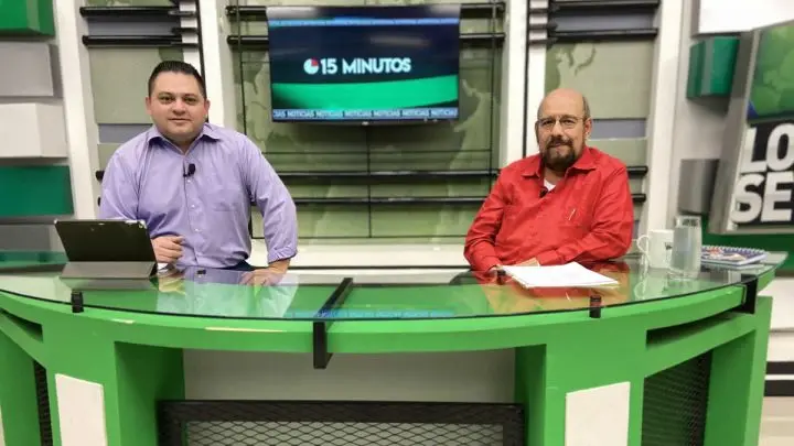 Robert Zúniga, director de Prensa de Viva Nicaragua, Canal 13 junto con el Jefe de la bancada sandinista, Edwin Castro