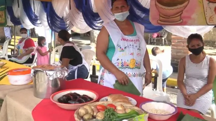 Participante del concurso "Sabores de mi Patria" en Chinandega