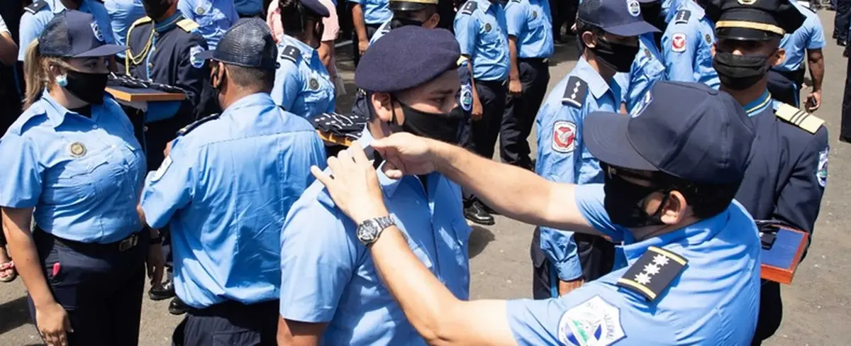 Ascensos policiales son un reconocimiento de su compromiso con la Paz