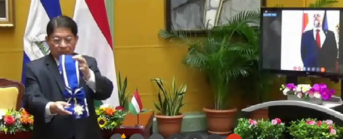 Nicaragua condecora embajador de Hungría por exitosa labor diplomática