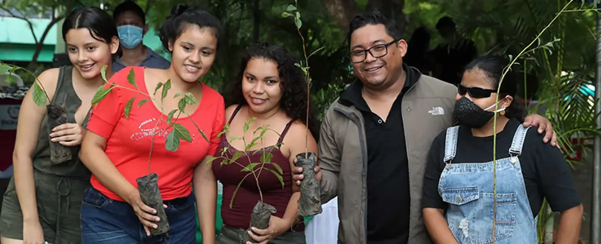 Con conciencia ambiental y orgullo patrio realizan feria en Managua