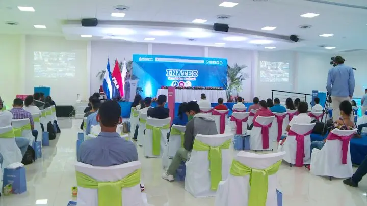 Premian a estudiantes técnicos de Excelencia Académica en Nicaragua