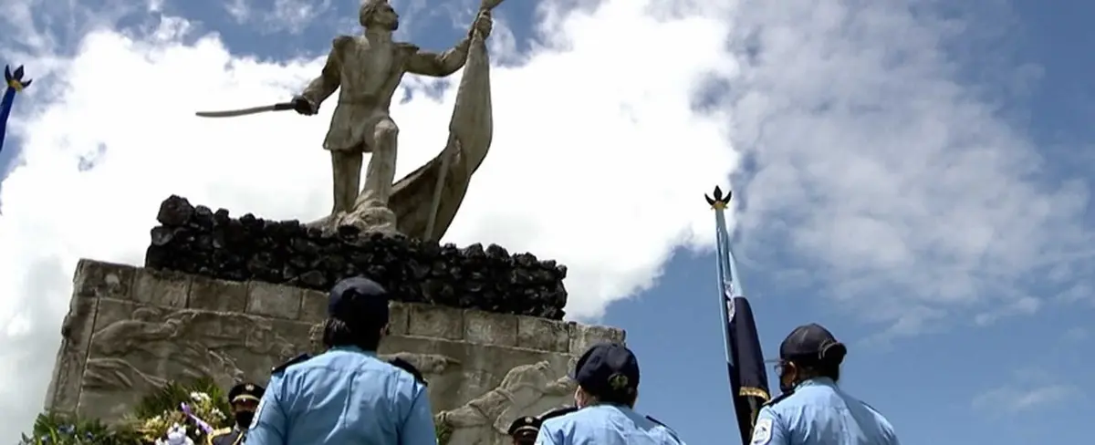 Funcionarios públicos reafirman con orgullo su compromiso patriótico