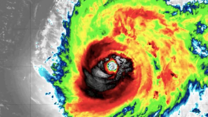 Huracán Teddy provocará olas de hasta 19 metros en costas de Estados Unidos