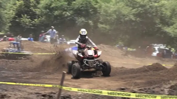 Competencia de motocross.