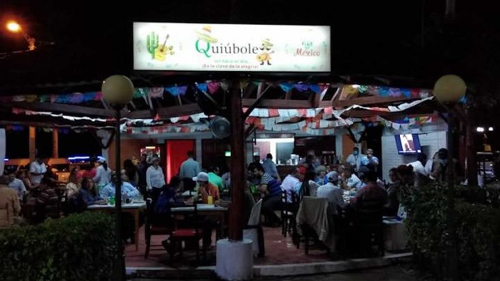 Restaurante Quiúbole, ubicado en Plaza El Alba del Puerto Salvador Allende.