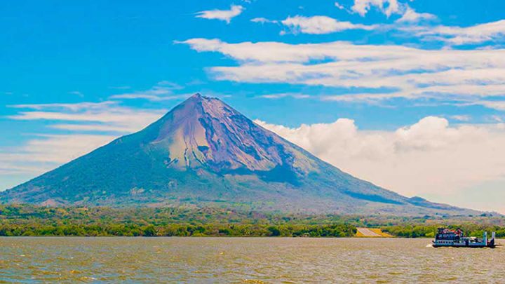 Vista de la Isla de Ometepe en Rivas, Nicaragua