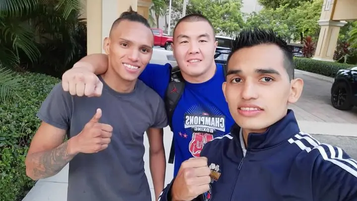El nicaragüense Melvin López dejó inconsciente al colombiano Yeison Vargas
