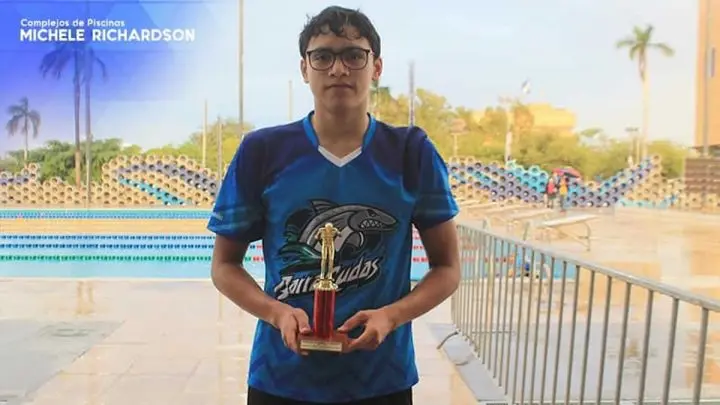 Club "Barracudas" conquistó el primer lugar del Campeonato Abierto de Piscina Corta