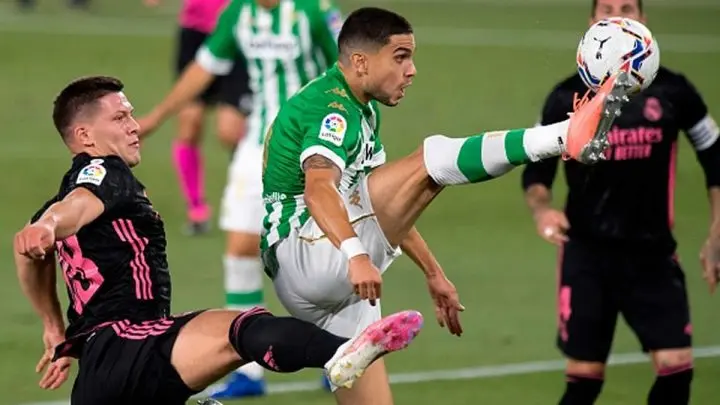Real Madrid volvió a la acción en la Liga española con una trabajosa victoria ante Betis