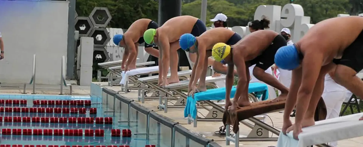 Club "Barracudas" conquistó primer lugar en Campeonato de Piscina Corta