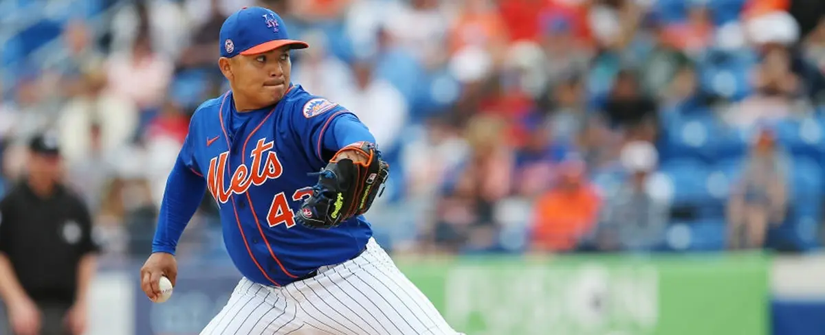 Erasmo Ramírez hizo su debut con los Mets con una labor montícular de 5 episodios