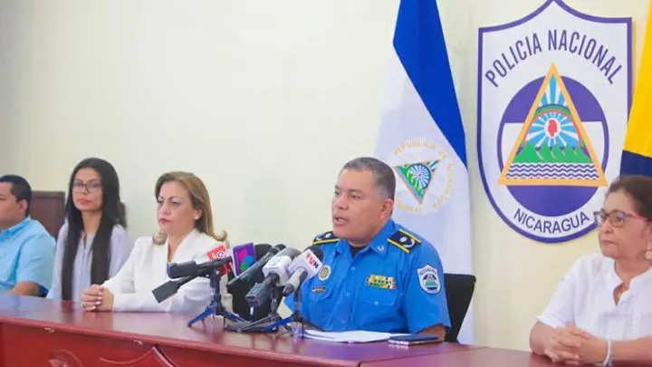 Autoridades de la Policía junto con otros ministerios en conferencia de prensa