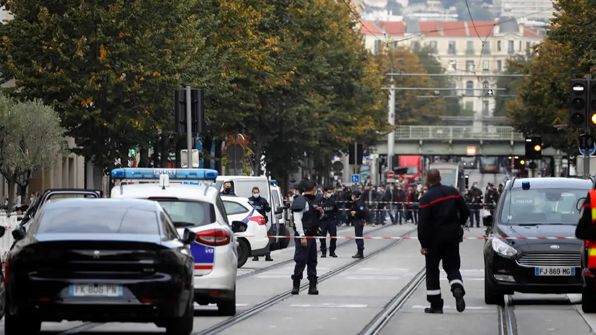 Francia: Ataque con arma blanca en una iglesia deja tres muertos