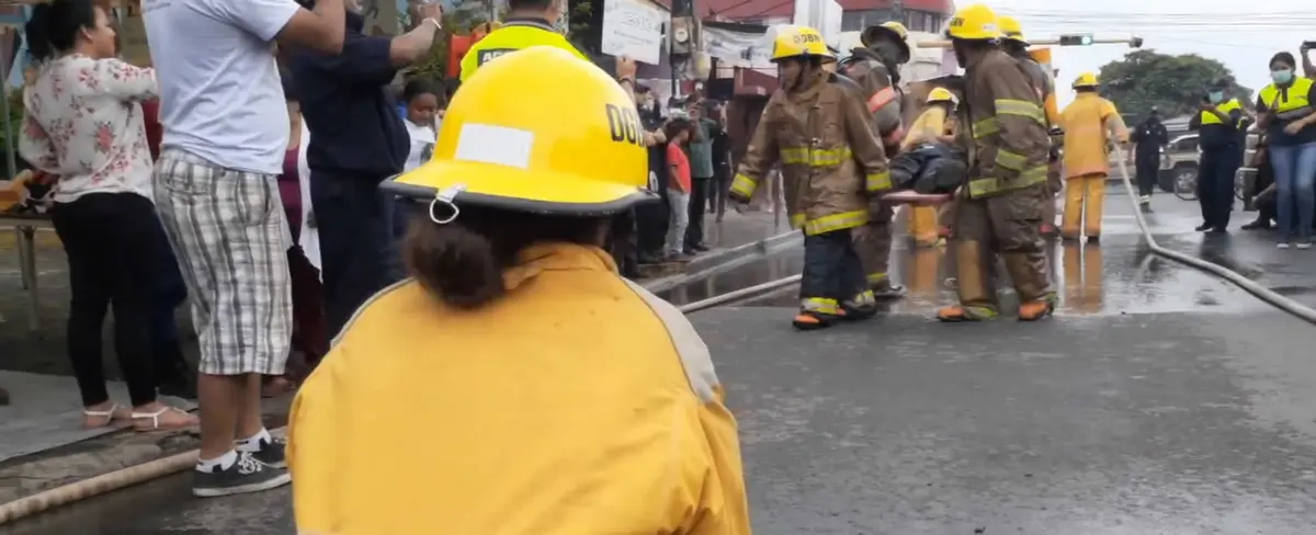 Bomberos exponen sus habilidades de respuesta en Estelí