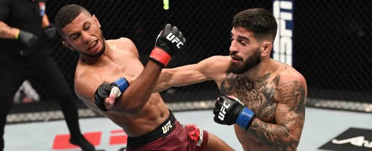 Ilia Topuria debuta con extraordinaria victoria en la UFC